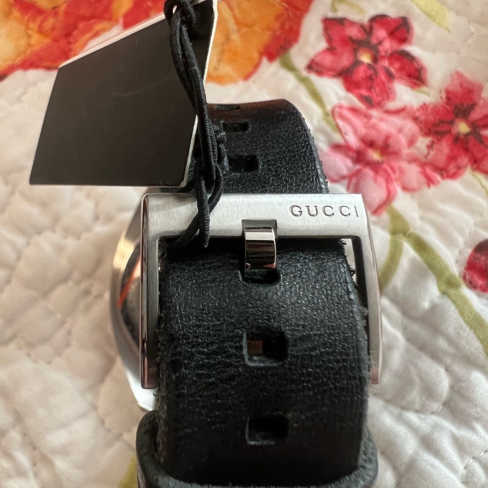 Gucci Black and Silver Watch - Picture 5 of 9